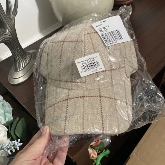 LULLA COLLECTION Plaid Cap In Nude - One Size - NWT - Picture 3 of 4